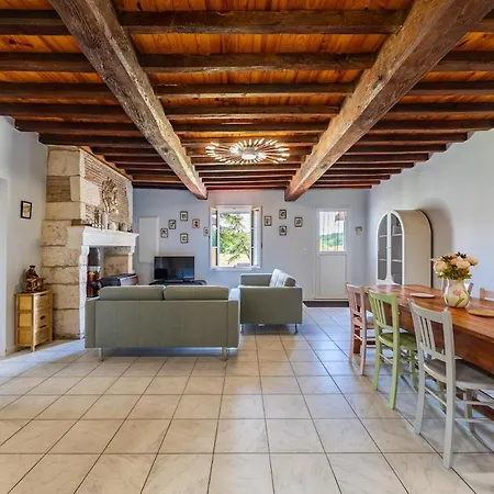 Perigord House With Large Garden And Nature For 6 People Сasa de vacaciones